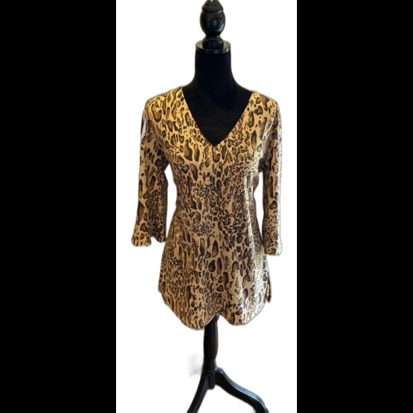 Cheetah Blouse Size ? large Top Animal Print V Neck 3/4 Bell Sleeves + Stretch - Picture 1 of 10